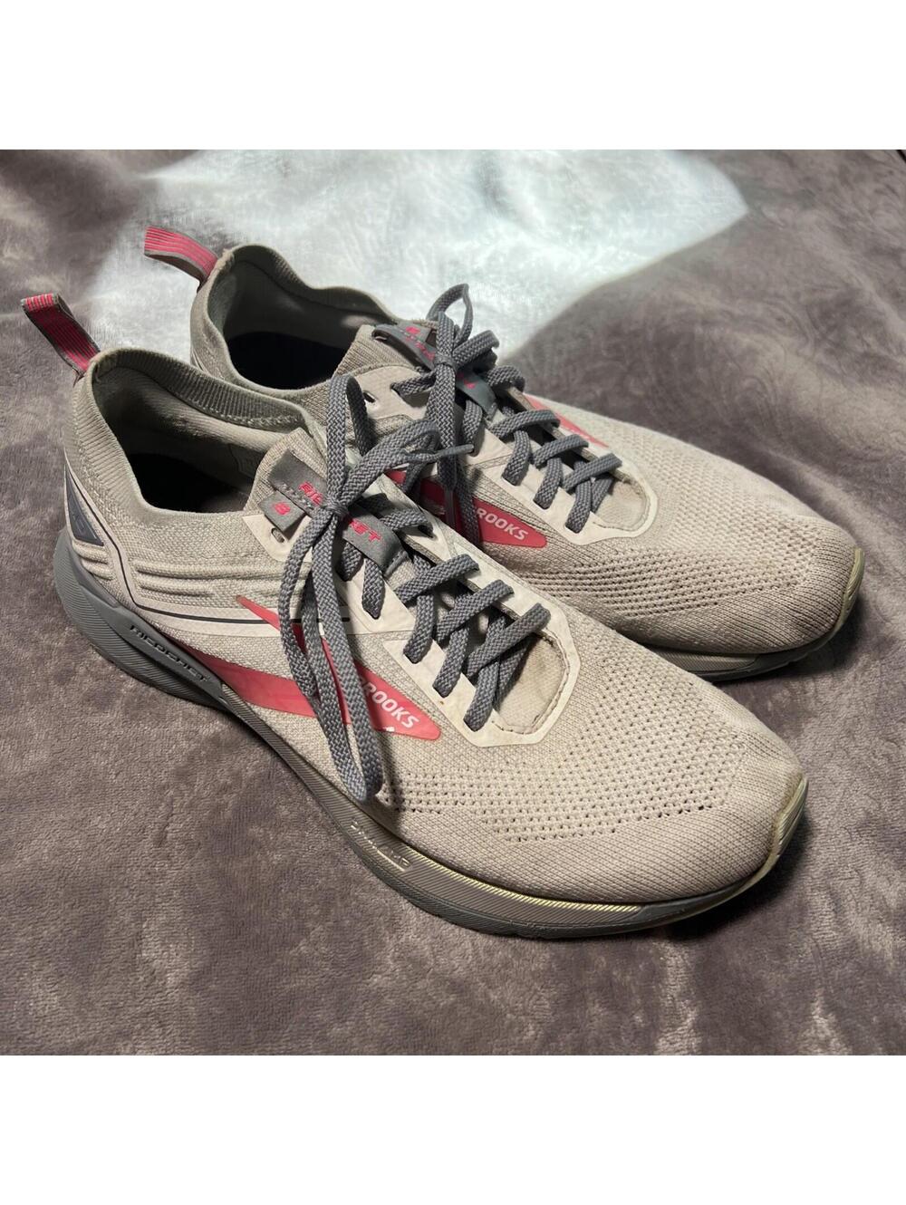 BROOKS RICOCHET 3 #1203481B143 WOMEN'S GRAY/PINK ATHLETIC/RUNNING SHOES 11B
